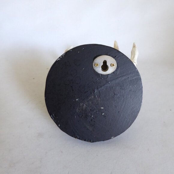 NEW HALLOWEEN GOTHIC SKELETON HAND WALL HOOK HANGING SCULPTURE - Picture 5 of 7